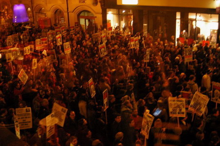 crowds in Cornmarket, 1