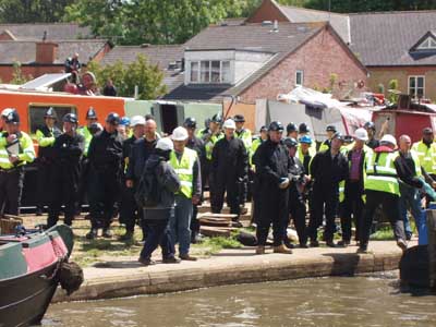 Large numbers of cops and bailiffs