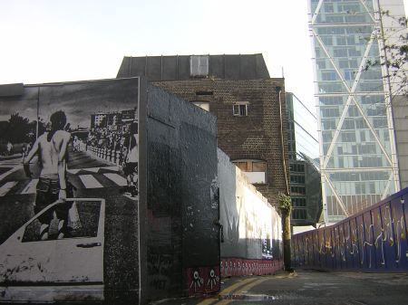 ... the contrast between the public space and the privatised development ...