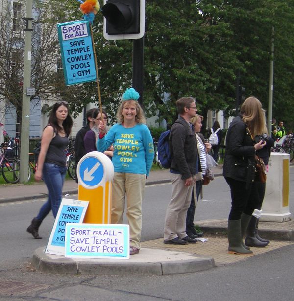 one of the Save TCPers stayed under the traffic light for quite a while after